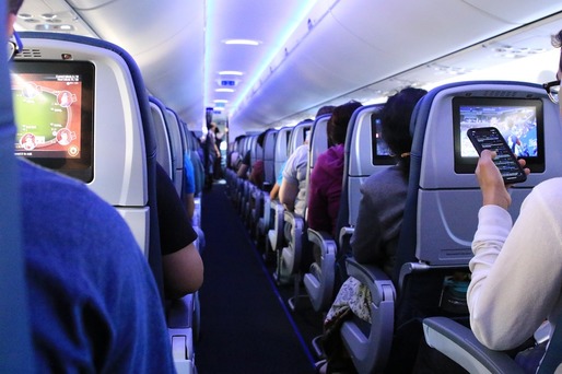 Danemarca propune o taxă ecologică de 13 euro pentru cei care călătoresc cu avionul