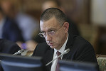 Fifor (PSD):  Cineva s-a gândit "să răstoarne masa" şi criza politică se prelungeşte. Nominalizarea noului prim-ministru întârzie, iar ţara rămâne, încă o dată, suspendată între declaraţii, indecizii, orgolii şi incapacitate de a coagula politic