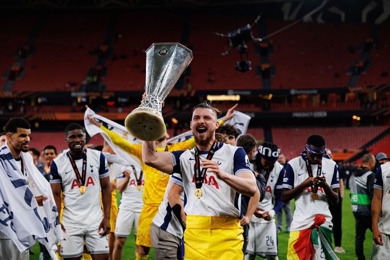 E gata! Dorit de AC Milan, Radu Drăguşin a ales echipa pentru care va evolua din sezonul viitor! Florin Manea, anunţul momentului în fotbalul românesc: „Da, se pare că va pleca”