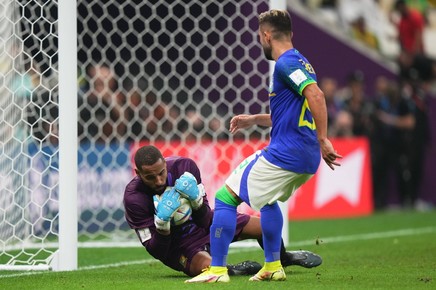 Salariul impresionant pe care portarul Camerunului îl va avea la Dinamo. Primă uriaşă la instalare