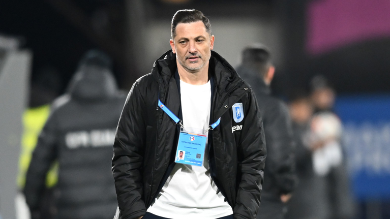 Legenda Craiovei, discurs amplu după ce Mirel Rădoi i-a bătut obrazul lui Mihai Rotaru: „Tu când te duci la un patron din ăsta care zice că e în primii 2-3 din ţară, tu îţi problema că el nu are bani?” | VIDEO EXCLUSIV